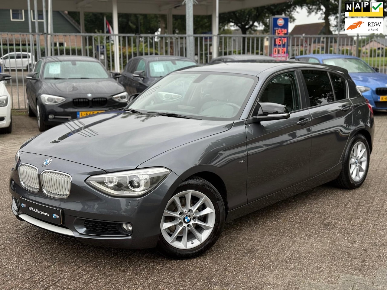 BMW 1-serie - 114i EDE Corporate Lease Edition Urban|Nieuwe Ketting + Klepseals|Navigatie|Climate contro - AutoWereld.nl