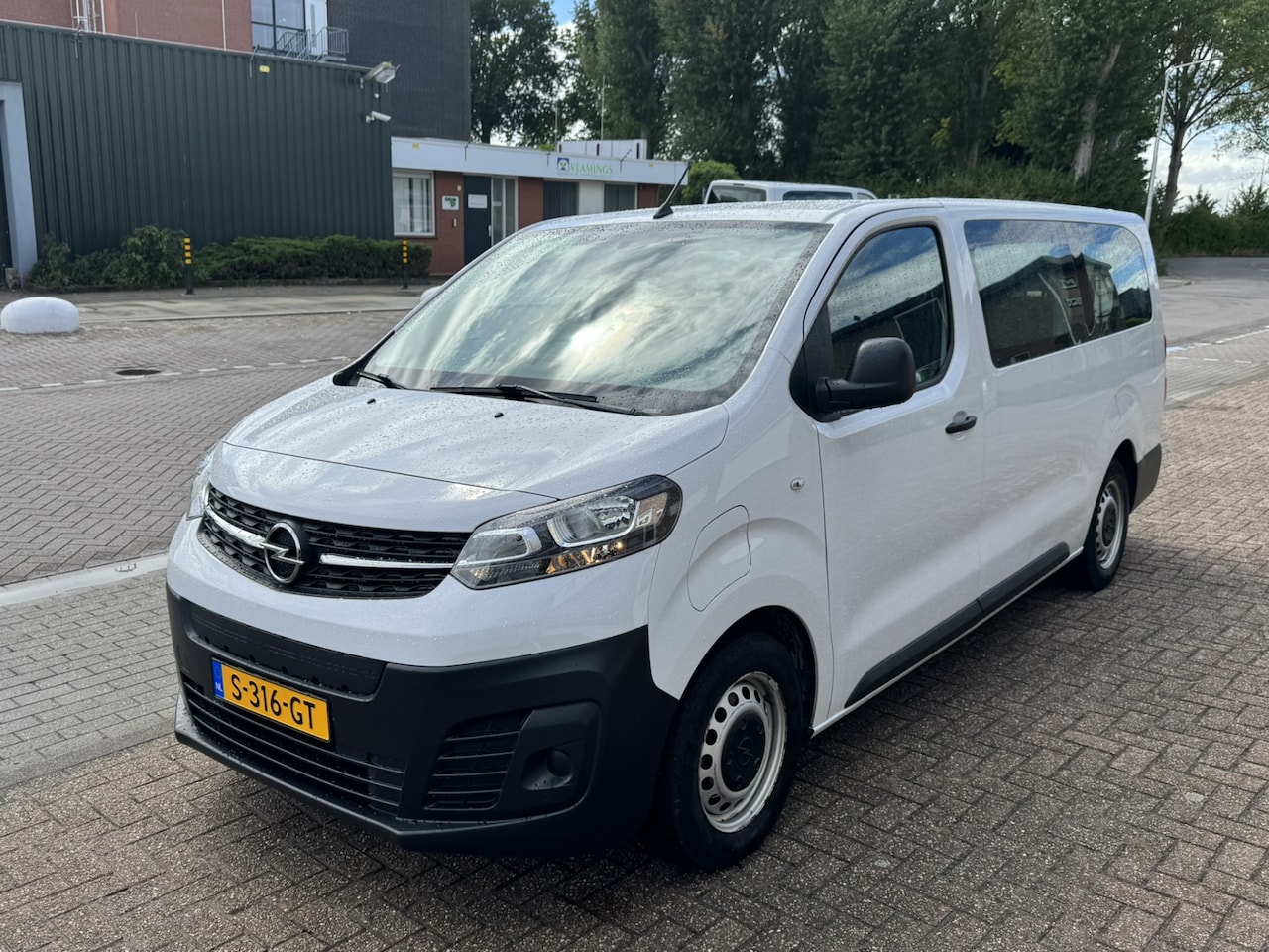 Opel Vivaro-e Combi - L3H1 75 kWh*9-Persoons*Airco*Panorama* - AutoWereld.nl