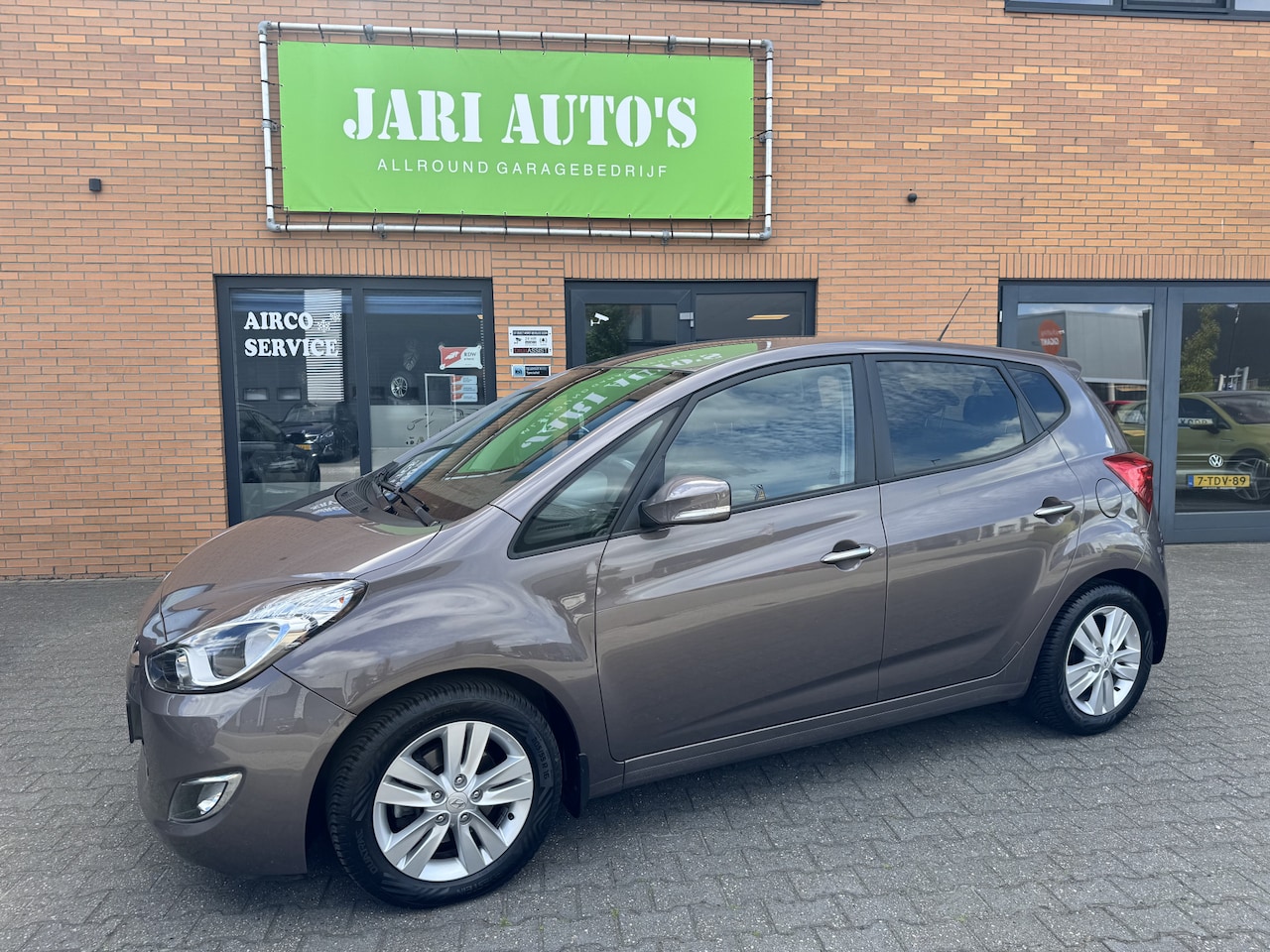 Hyundai ix20 - 1.6i i-Vision Automaat ! Weinig km - AutoWereld.nl