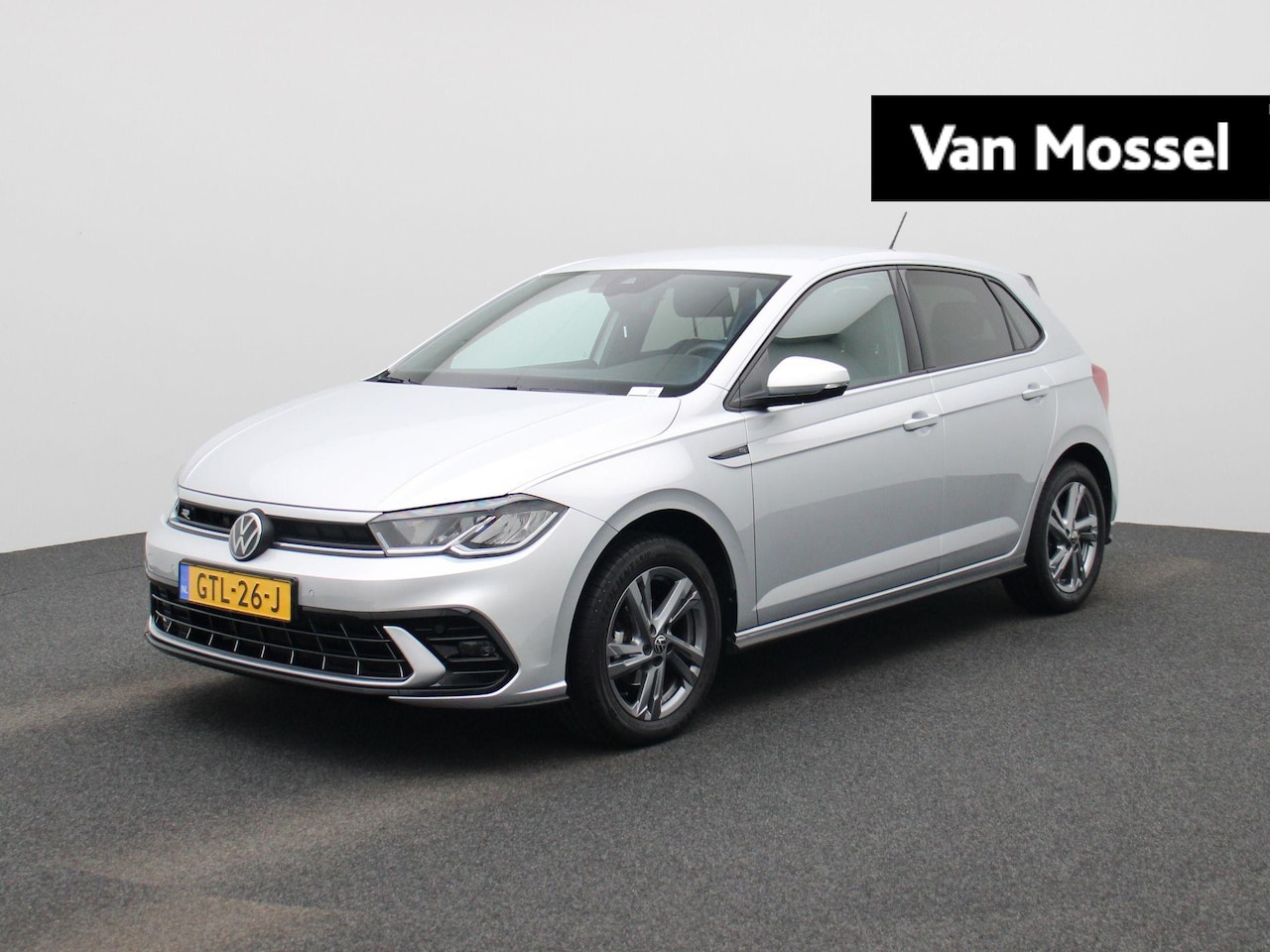 Volkswagen Polo - 1.0 TSI R-Line Automaat | 16 inch velgen | R-Line Exterieur | Parkeersensoren | Draadloze - AutoWereld.nl