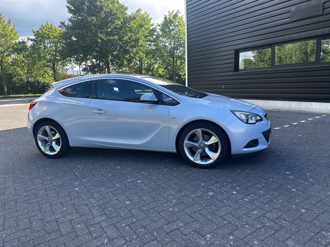 Opel Astra GTC - 1.4 Turbo Sport Airco, 3de eigenaar - AutoWereld.nl