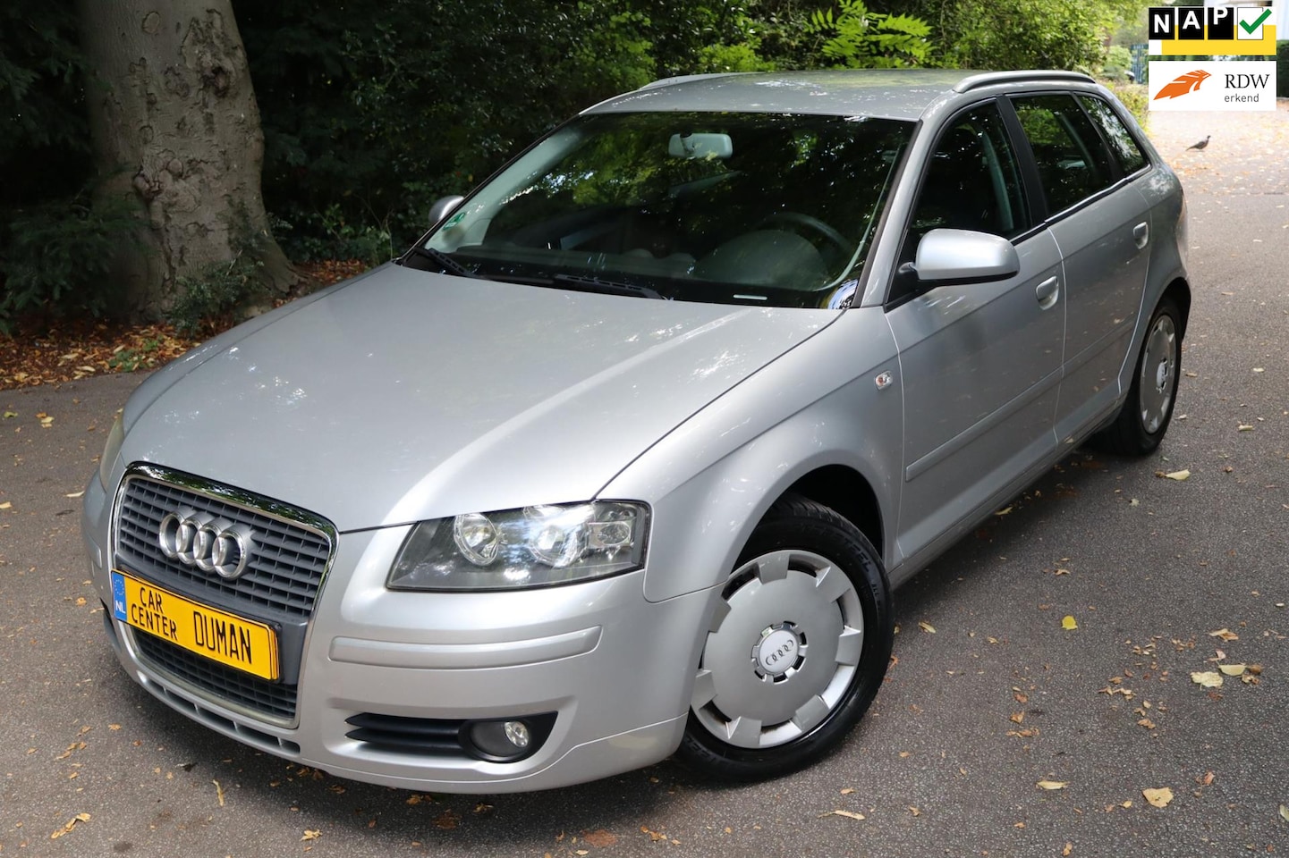 Audi A3 Sportback - 1.6 FSI Attraction Clima Stoelverwarming 6 bak - AutoWereld.nl