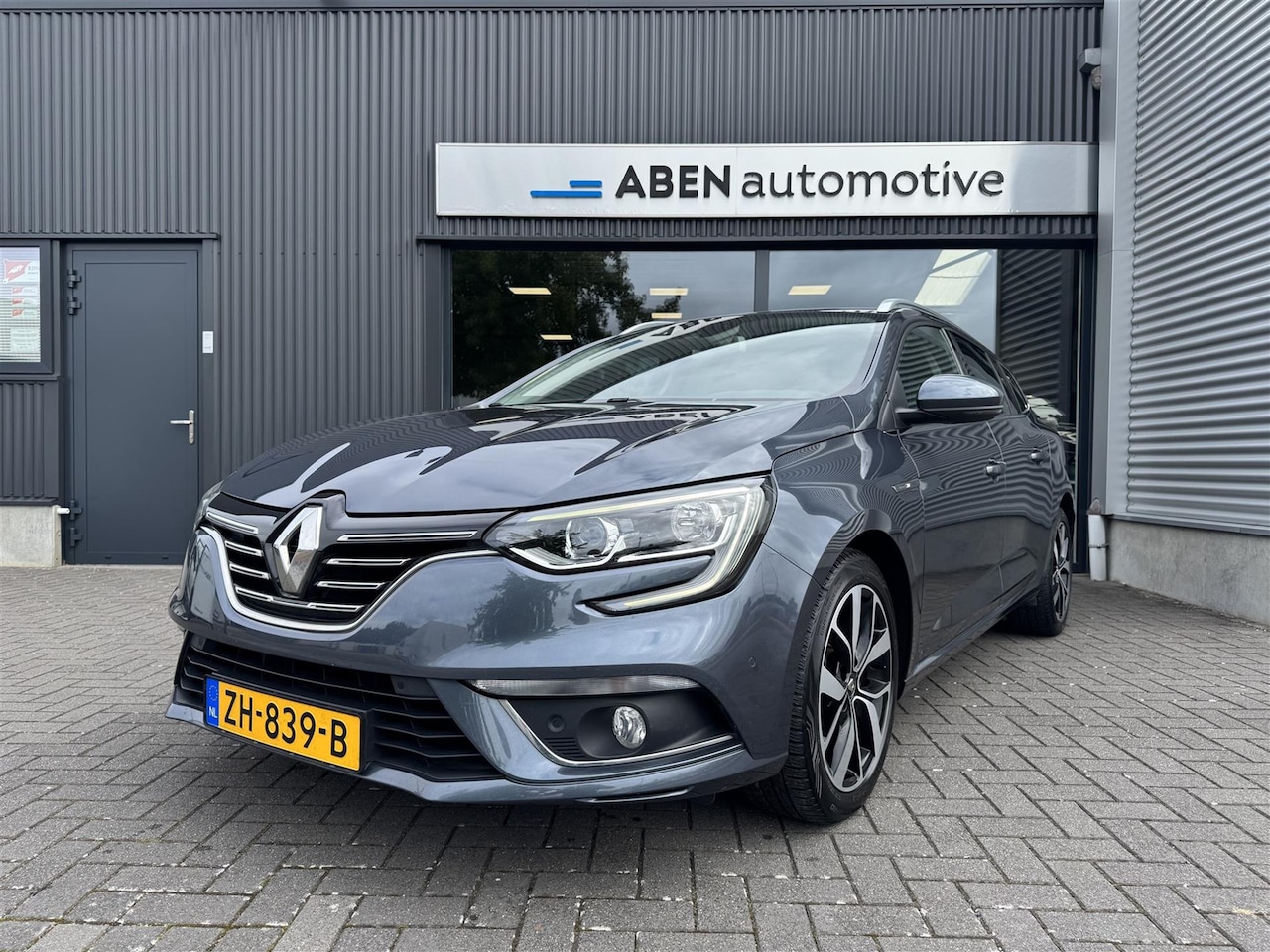 Renault Mégane Estate - TCE 140PK Bose Edition automaat (CAMERA|CARPLAY|4-SEIZ.|AUTOM INPARK) - AutoWereld.nl