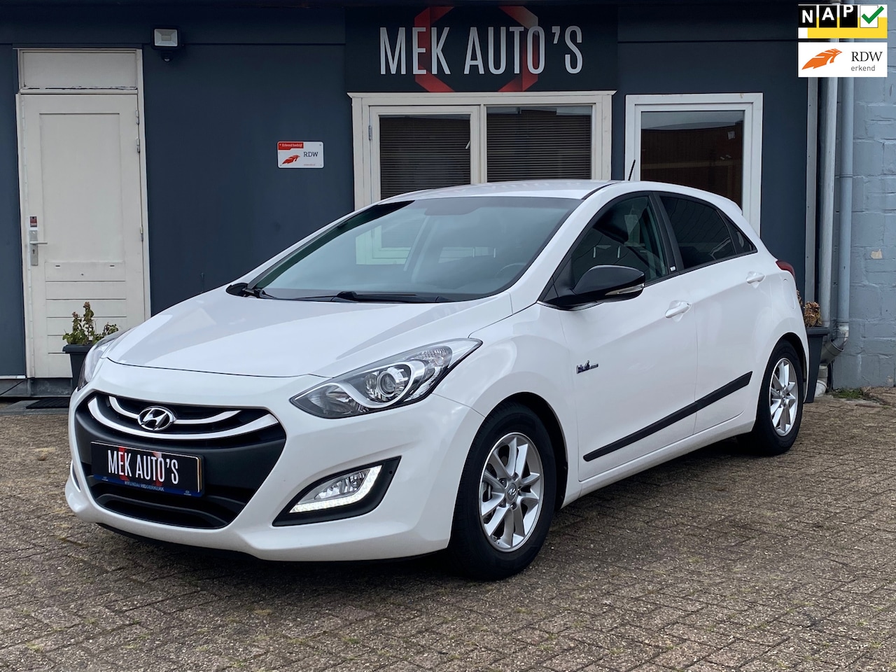 Hyundai i30 - 1.6 GDI Go!|NAVI,CRUISE,CLIMA,CARPLAY,PARKSENSOR - AutoWereld.nl