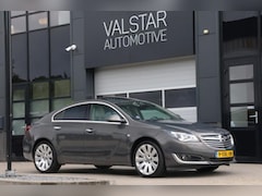 Opel Insignia - 1.6 T Cosmo | Xenon | Camera | Dak | Trekhaak | Stoelverwarming