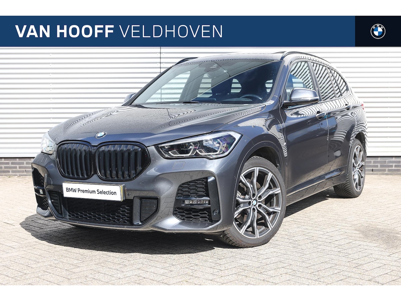 BMW X1 - xDrive25e High Executive M Sport Automaat / Panoramadak / Sportstoelen / Achteruitrijcamer - AutoWereld.nl