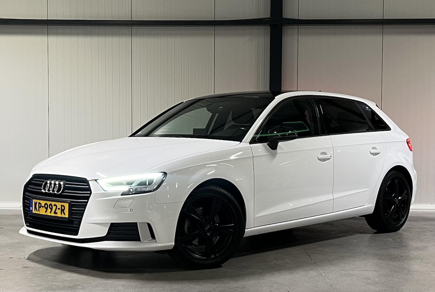 Audi A3 Sportback - 1.0 TFSI Sport Virtual Climate PDC LED - AutoWereld.nl