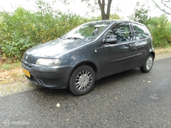 Fiat Punto - 1.2-16V 2002 door inruil verkregen APK 02-04- 26