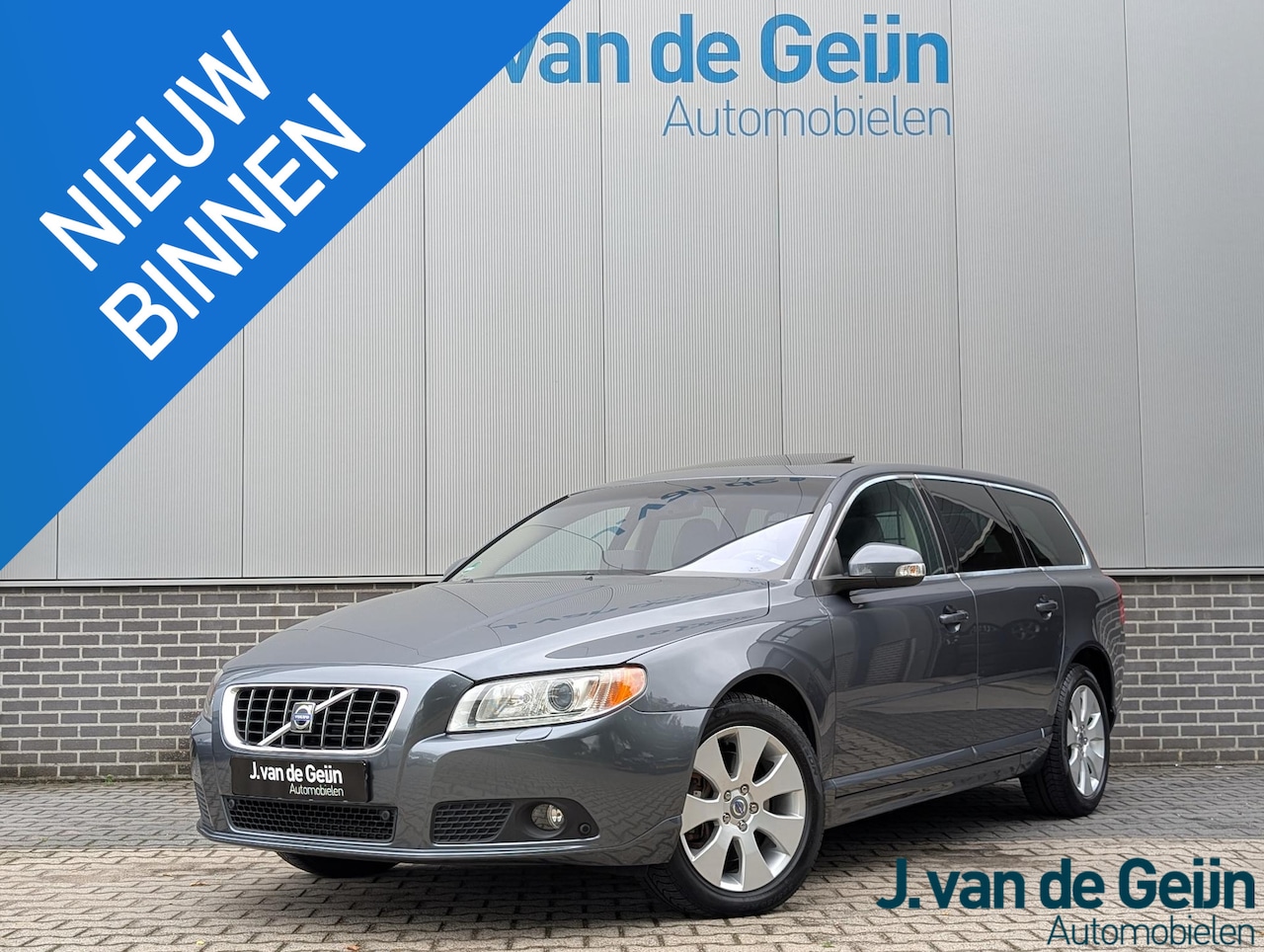 Volvo V70 - 2.5FT Summum | Schuifdak | Leer | Navi | 100% dealer onderhoud | Lage kmstand | - AutoWereld.nl
