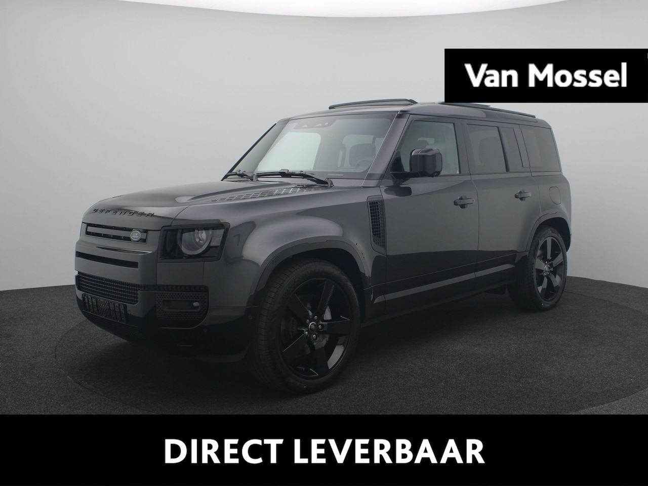 Land Rover Defender 110 - 2.0 P300e 110 X-Dynamic HSE | 6-zits | 22" zwarte wielen | el. trekhaak | 3 zone airco | C - AutoWereld.nl