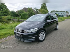 Volkswagen Touran - 1.5 TSI Highline 7p / Navi / Cam / Carplay