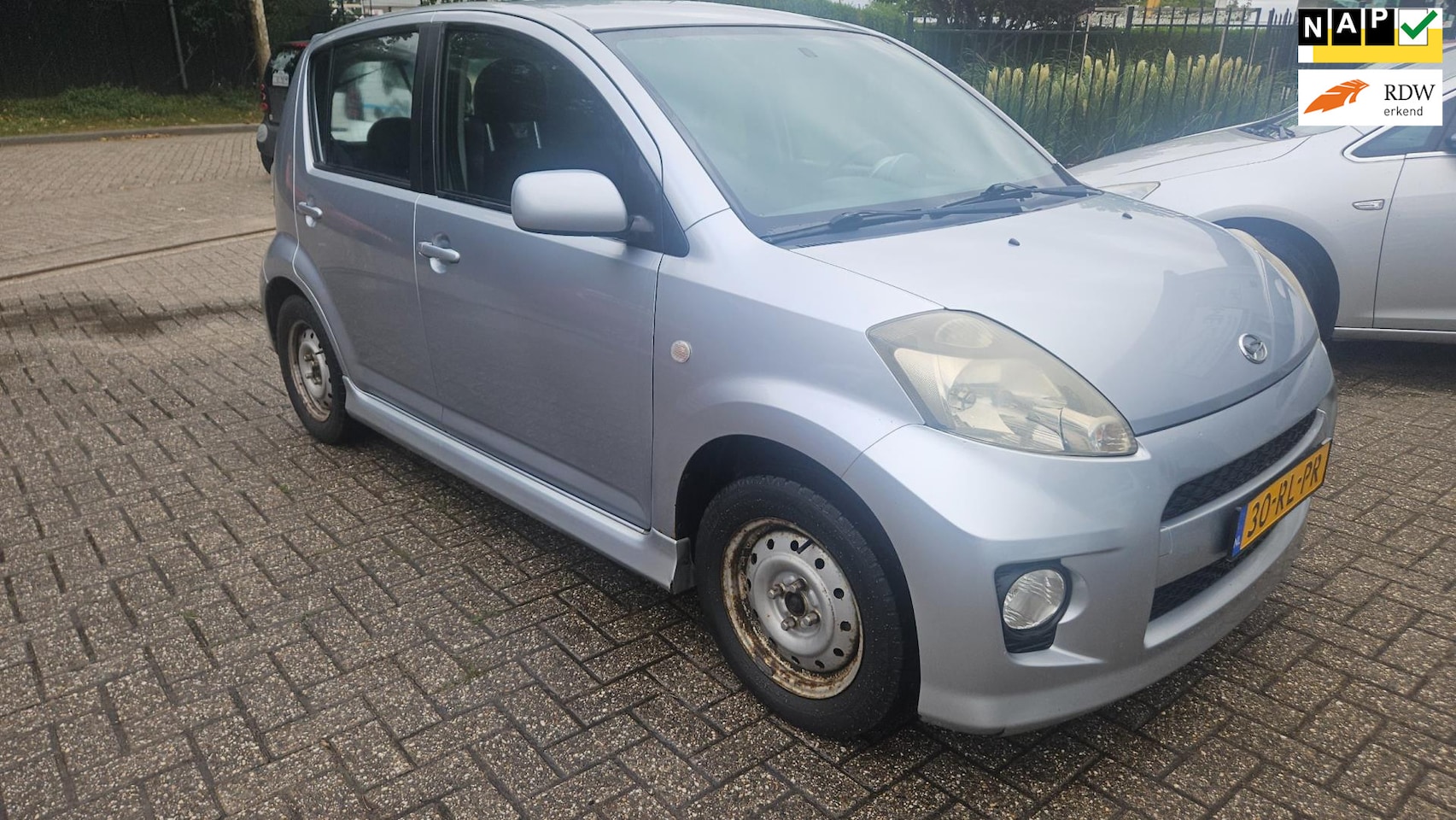Daihatsu Sirion 2 - 1.3-16V Comfort 5 deurs Airco. Rijdt goed GEEN APK - AutoWereld.nl
