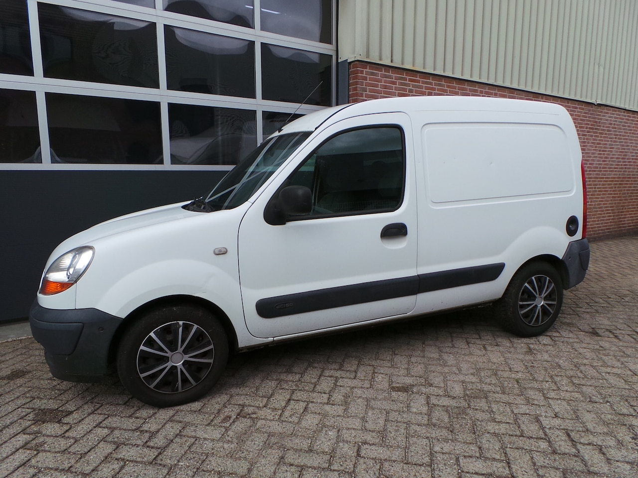 Renault Kangoo Express - 1.5 dCi 60 INRUILAUTO ZO WEG 1000 ex btw Schildersauto apk tot 30-03-2025 - AutoWereld.nl