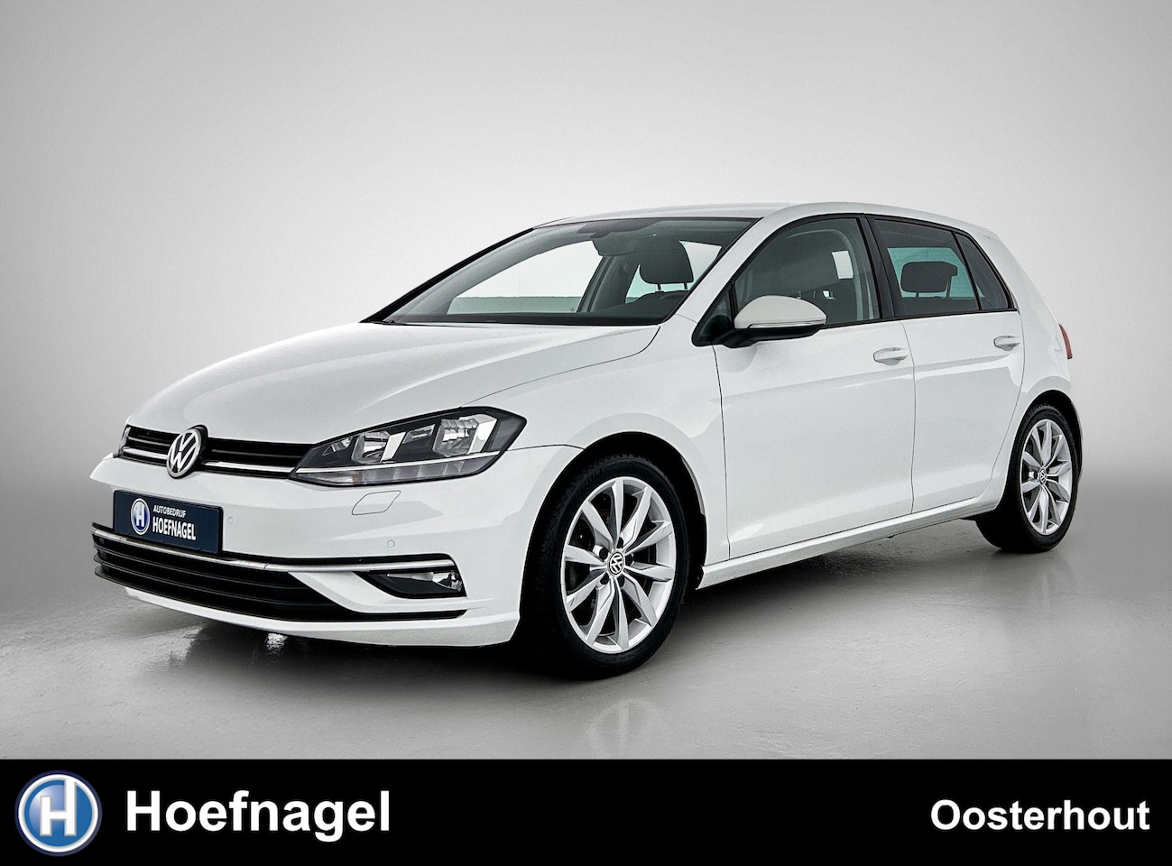 Volkswagen Golf - 1.5 TSI Highline | Camera | Parkeersensoren | Adaptive Cruise Control | Stoelverwarming - AutoWereld.nl