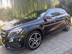 Mercedes-Benz GLA-Klasse - 200 Ambition Mercedes-Benz GLA 200 AMG-Line / Panoramadak / Navi / Originele NL auto