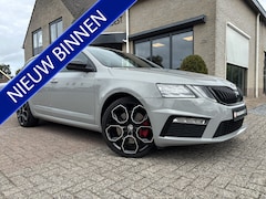 Skoda Octavia Combi - 2.0 TSI RS 245PK Automaat Full LED / Trekhaak / Sportinterieur