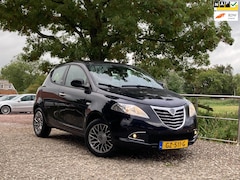 Lancia Y(psilon) - Ypsilon 0.9 TwinAir Platinum | Clima + Leder nu €4.450,