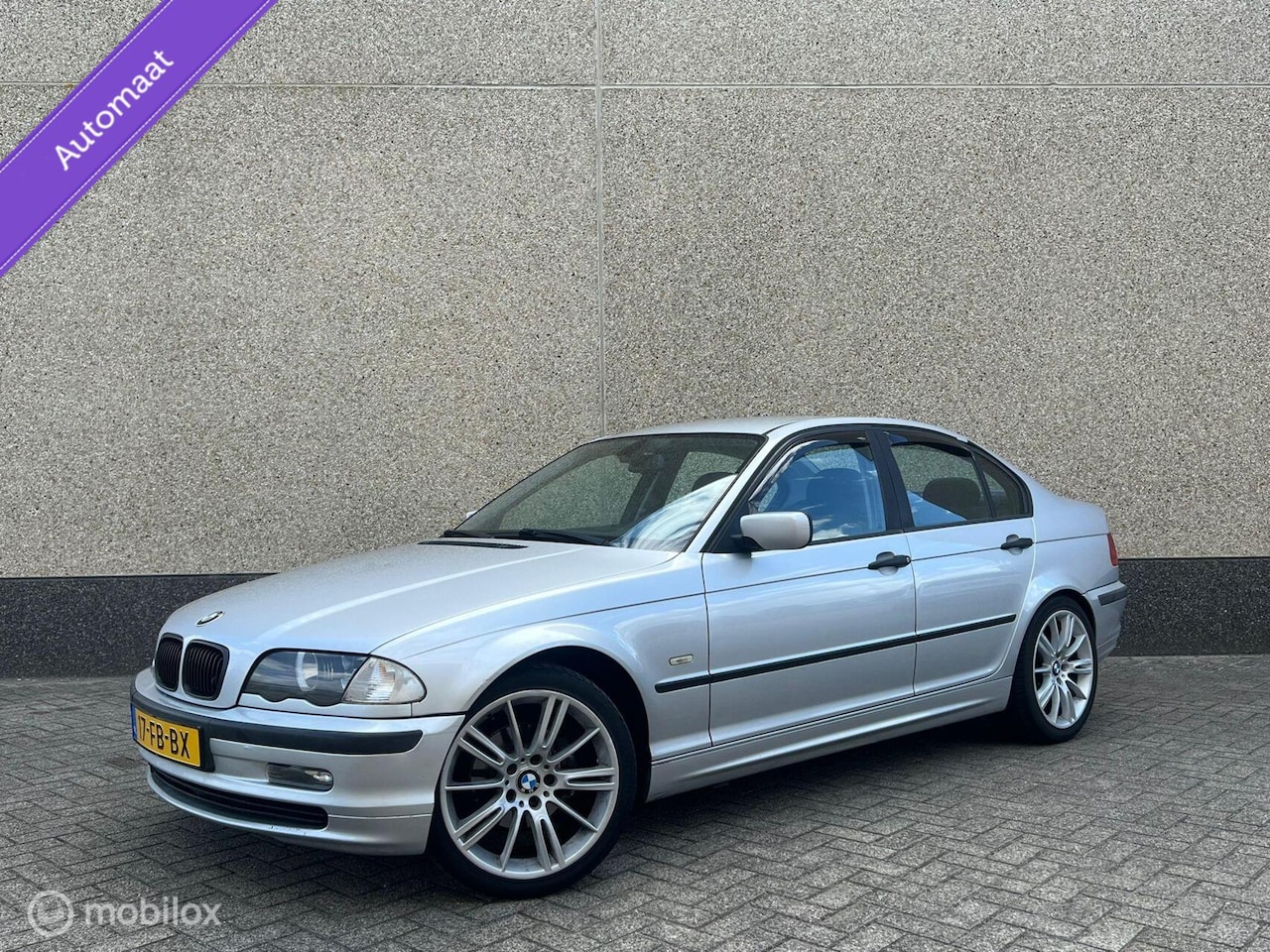 BMW 3-serie - 318i Executive Automaat Airco Cruise Nieuwe Apk - AutoWereld.nl