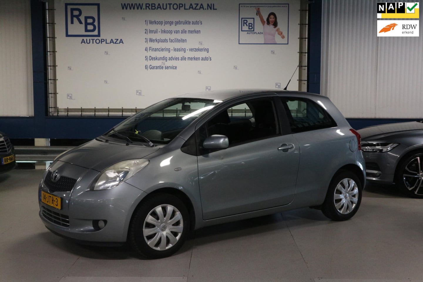 Toyota Yaris - 1.3 VVTi Sol / AIRCO / APK 4 2026 / KEURIGE WAGEN ! - AutoWereld.nl