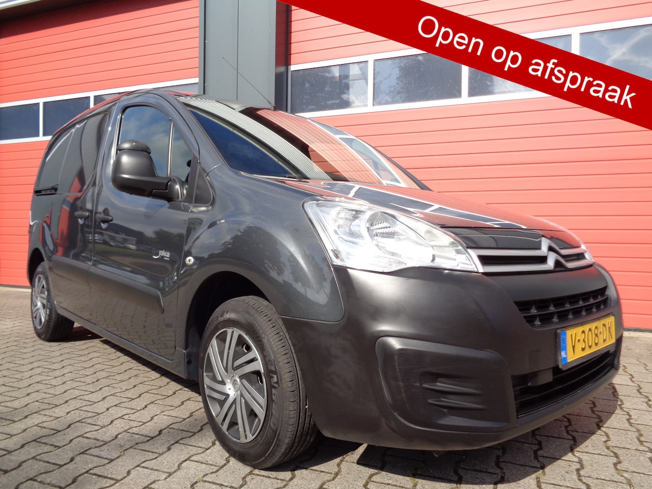 Citroën Berlingo - 1.6 BlueHDI 100 Club S&S 100PK Airco Cruise Trekhaak NL-Auto 2De-Eigenaar Euro 6 - AutoWereld.nl