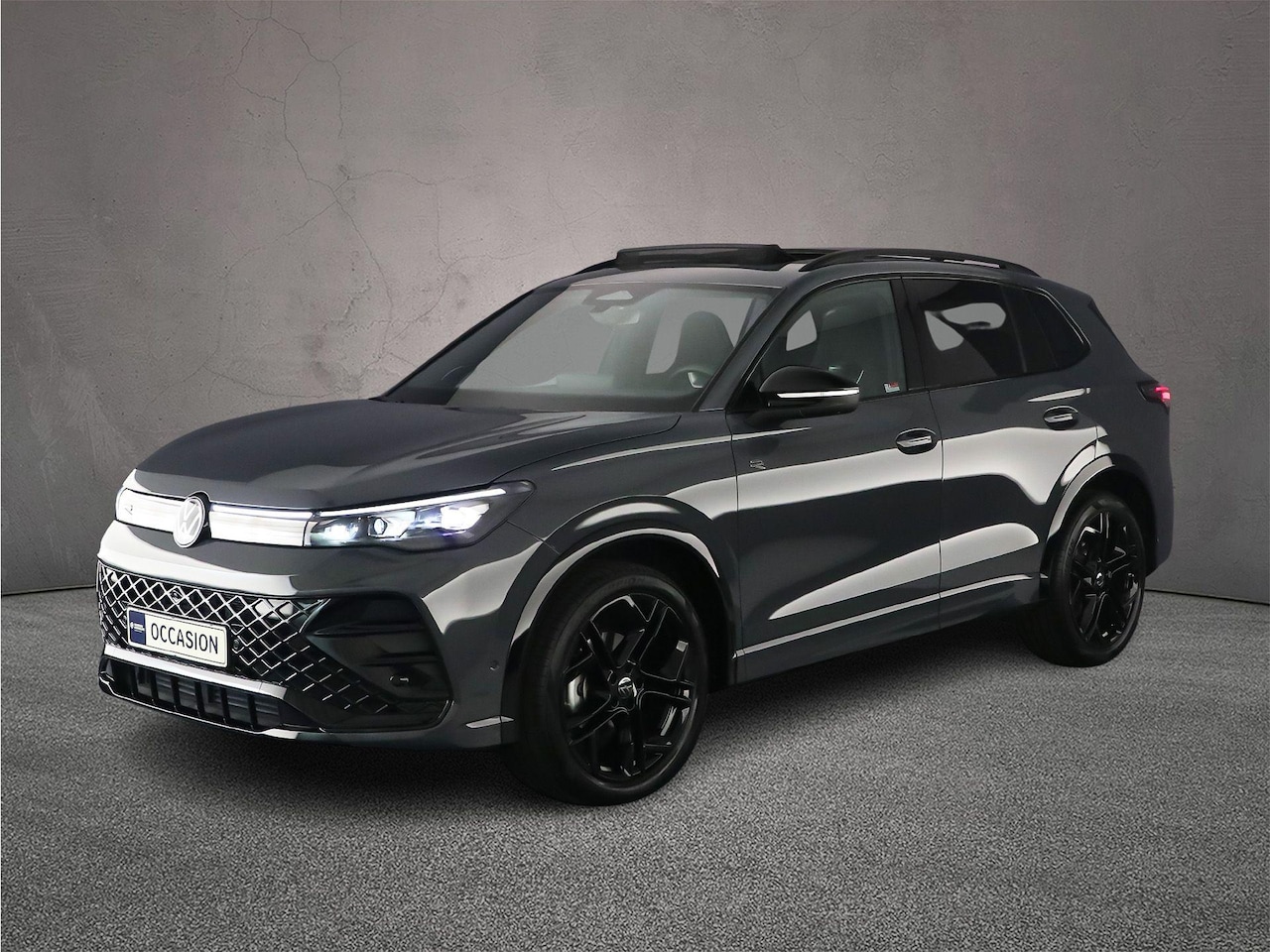 Volkswagen Tiguan - R-Line Edition 1.5 eTSI 150pk DSG Automaat Trekhaak, Panoramadak, Harman Kardon audio, Ada - AutoWereld.nl