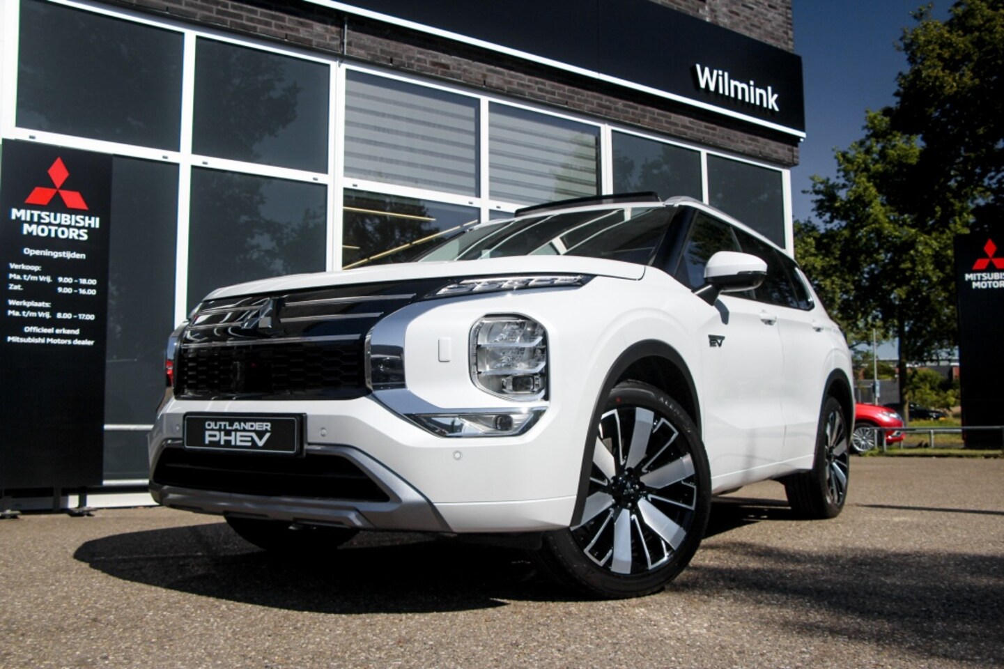 Mitsubishi Outlander - 2.4 PHEV Instyle+ 2.4 PHEV Instyle - AutoWereld.nl