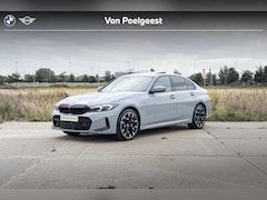 BMW 3-serie - Sedan 330e | M Sport | Glazen Panoramadak | Harman Kardon | Head-up Display | Trekhaak |
