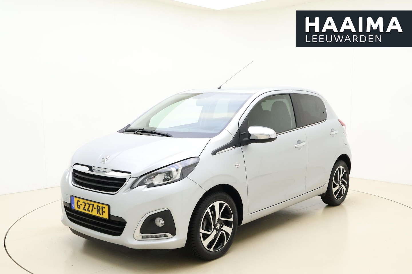 Peugeot 108 - 1.0 e-VTi Allure 72 PK | Handgeschakeld | 5-Deurs | Touchscreen | Camera | Climate Control - AutoWereld.nl
