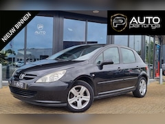 Peugeot 307 - 1.6-16V Gentry Inruilkoopje nu voor €1595 | Trekhaak | Stoelverwarming | Leer | APK tot 14