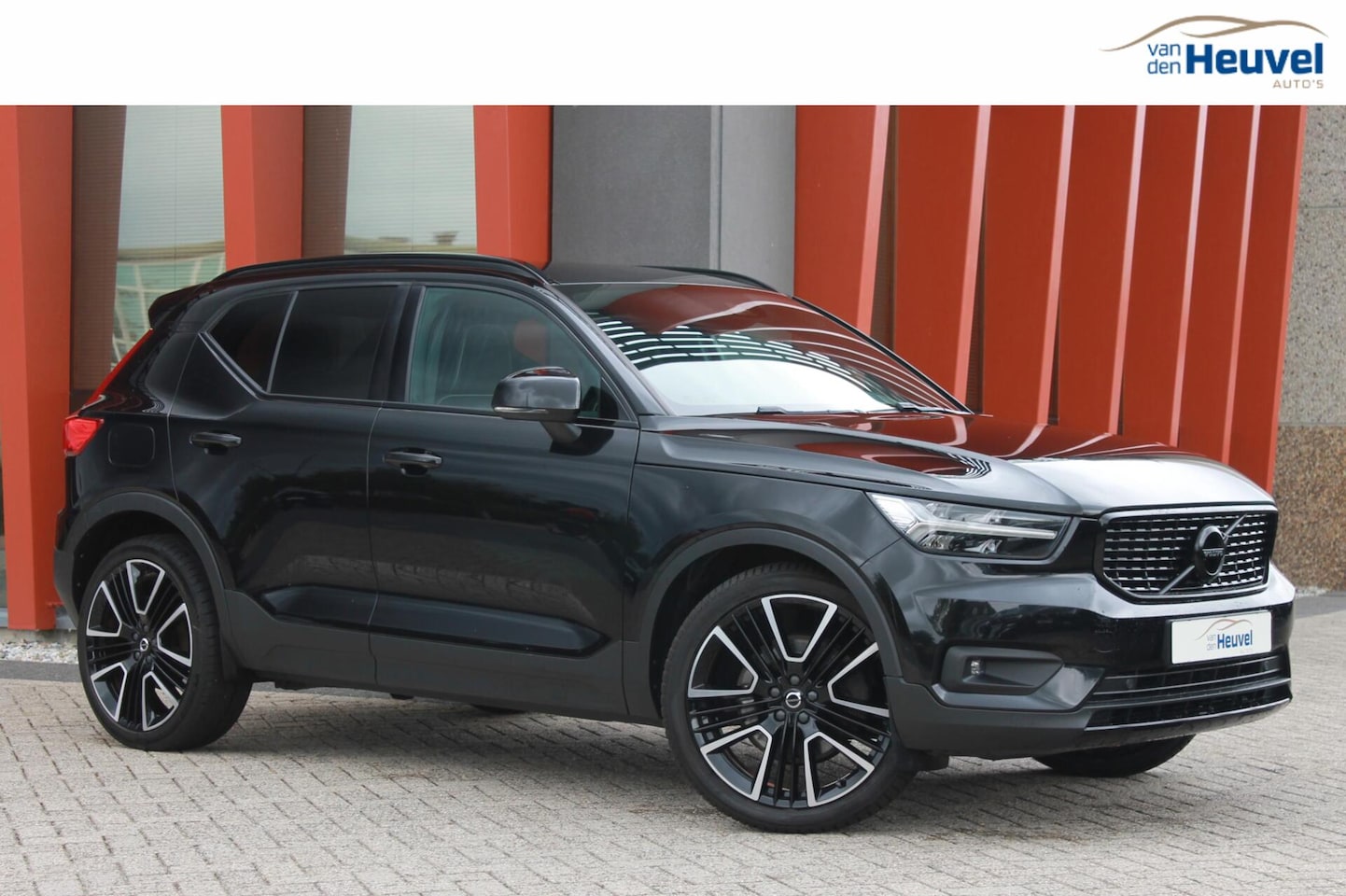 Volvo XC40 - T5 Recharge R-Design | 21 inch | Glassy Black | Navigatie | Airco - AutoWereld.nl
