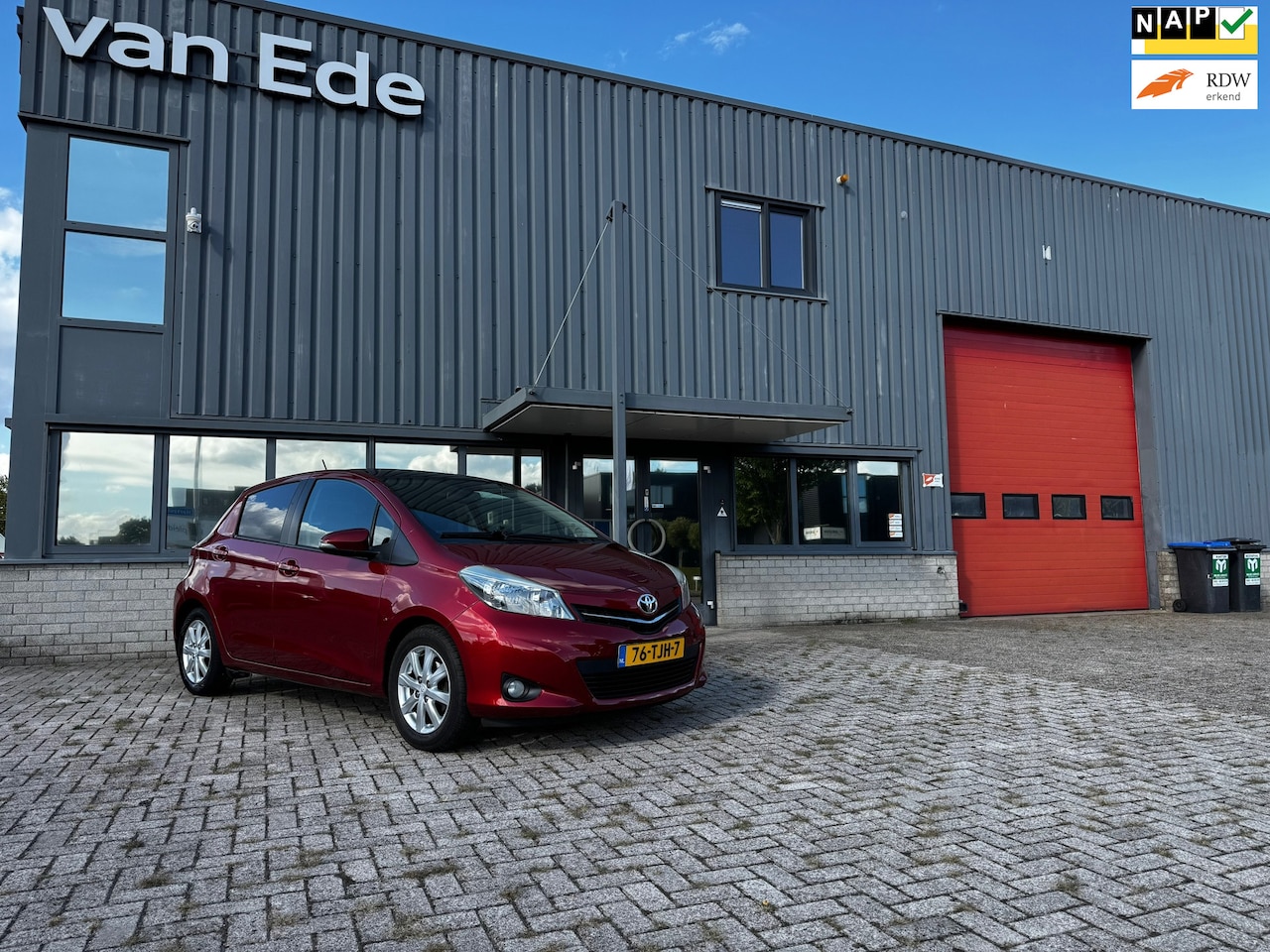 Toyota Yaris - 1.3 VVT-i Executive 5drs Clima Navi Pano - AutoWereld.nl