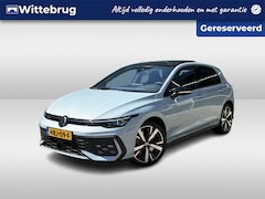 Volkswagen Golf - 1.5 eHybrid GTE / Panoramadak / IQ.Light / Dodehoeksensoren / Black Style / 18'' LMV