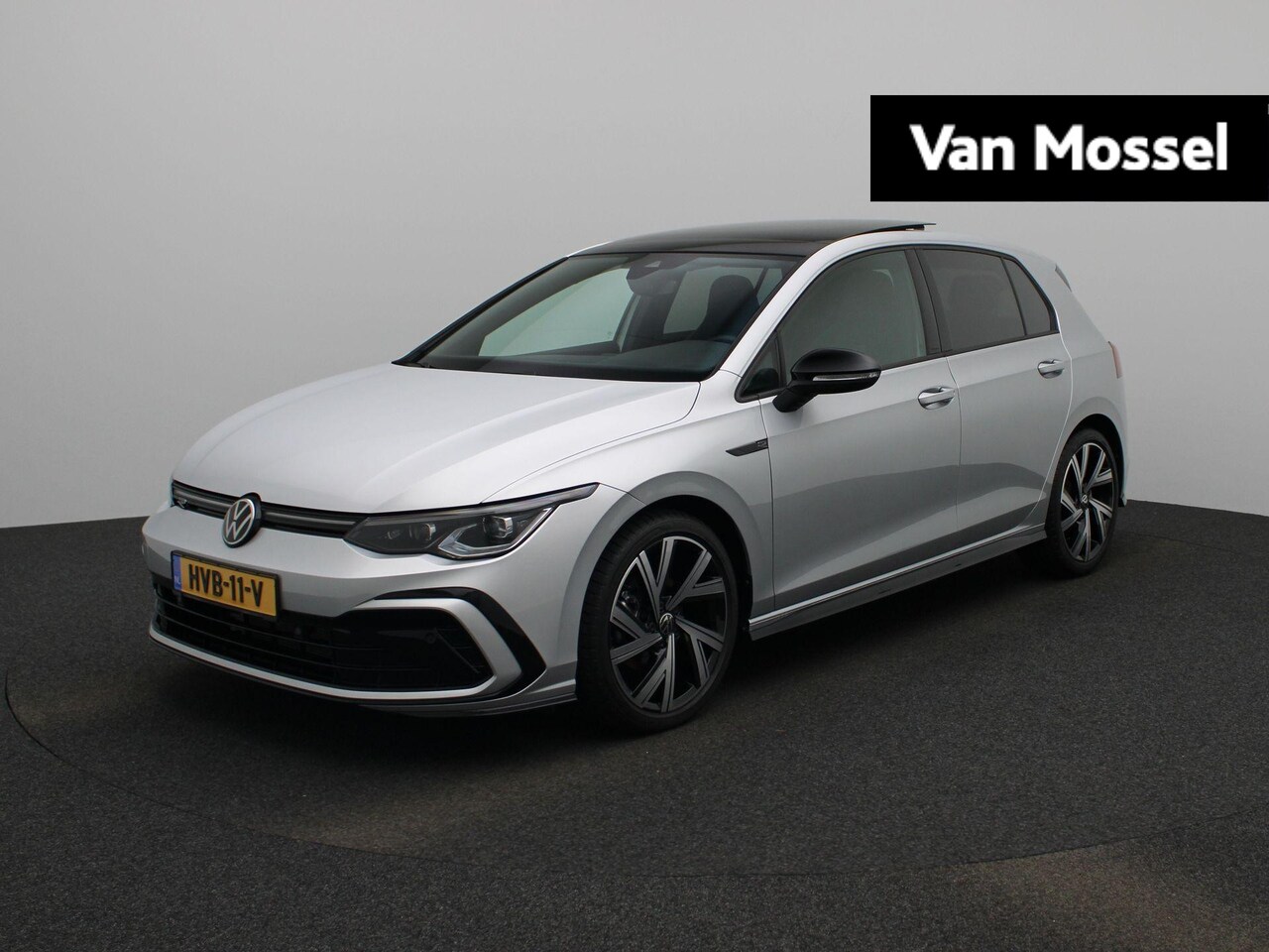 Volkswagen Golf - 1.5 eTSI R-Line Business 150 PK | Automaat | Panoramaschuif-kanteldak | Stoelverwarming | - AutoWereld.nl