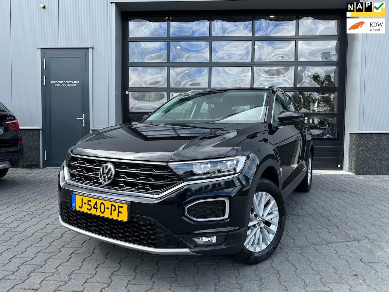 Volkswagen T-Roc - 1.5 TSI Sport automaat 1ste eigenaar - AutoWereld.nl