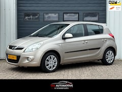 Hyundai i20 - 1.4i i-Motion AUTOMAAT / AIRCO / NAP / APK