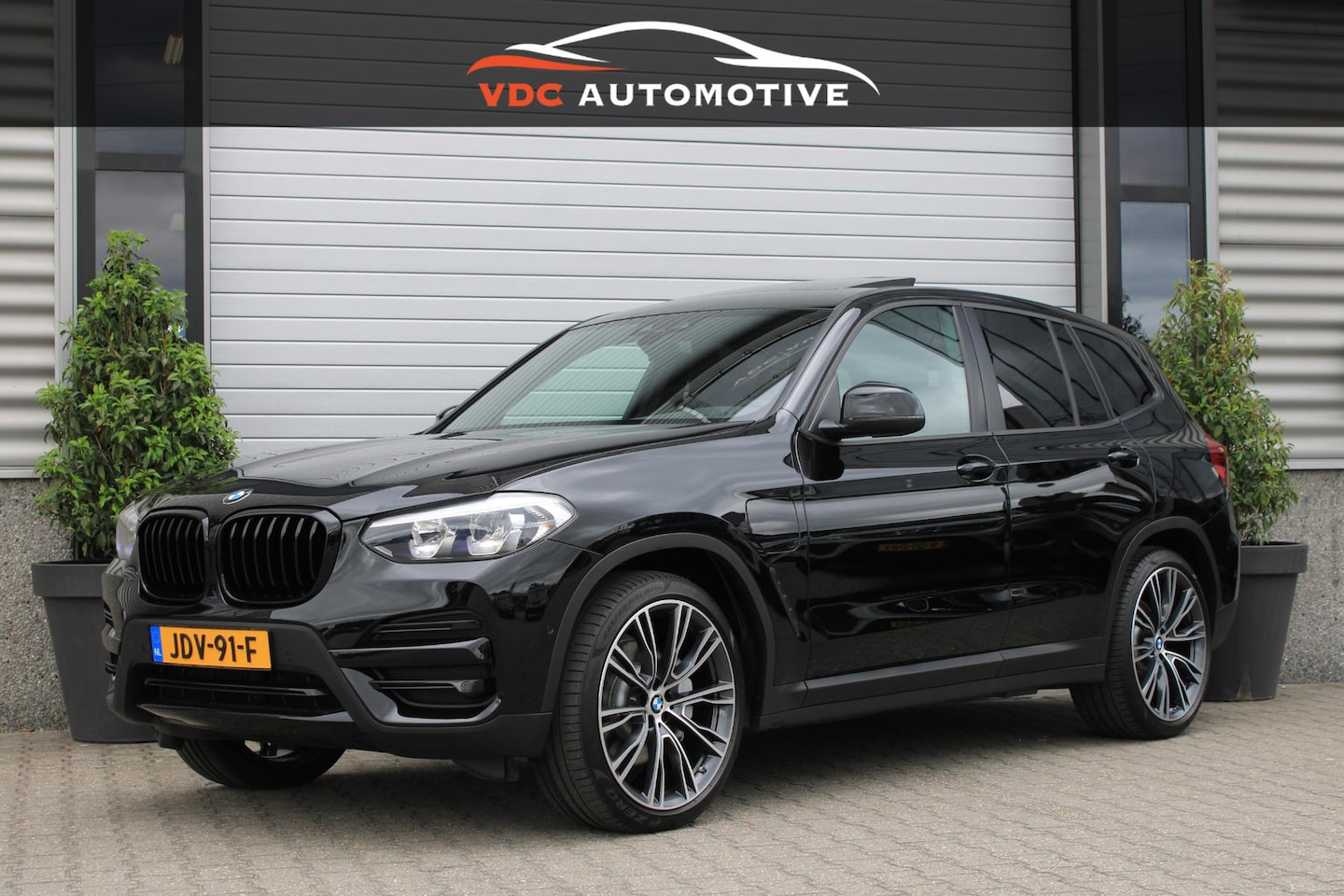BMW X3 - xDrive 30e Pano | 21” | LED | Parkeersensoren | Leder | Dealer Onderhouden | Zonnerollo's - AutoWereld.nl