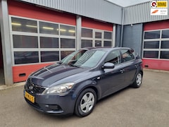 Kia Cee'd - 1.4 X-tra ISG met ruilmotor +/- 120000 km en trekhaak