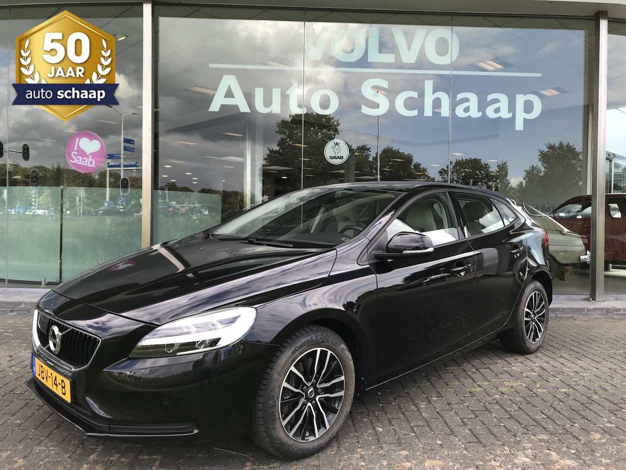 Volvo V40 - 2.0 D2 Nordic+ Automaat | Rijklaar incl 12 mnd Bovag | LED verlichting Adaptieve cruise co - AutoWereld.nl