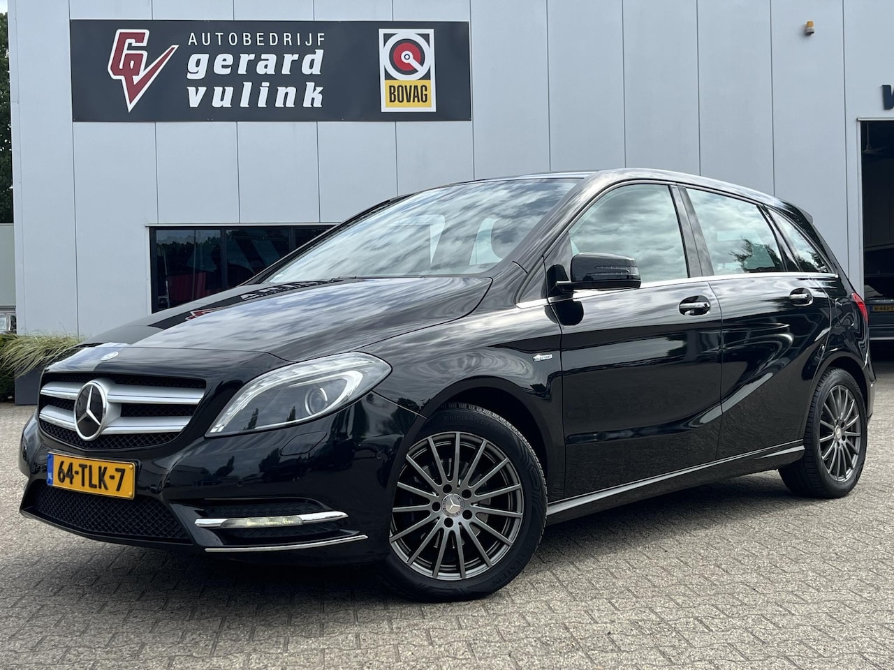 Mercedes-Benz B-klasse - 180 AUTOMAAT CLIMA CRUISE NAV TREKHAAK - AutoWereld.nl