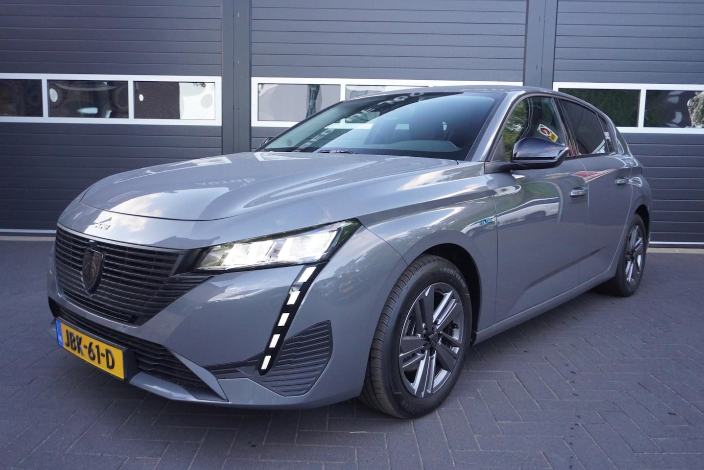 Peugeot 308 - 1.2 PureTech Active Aut/carplay/Navi/Cruise/Elec.climate - AutoWereld.nl