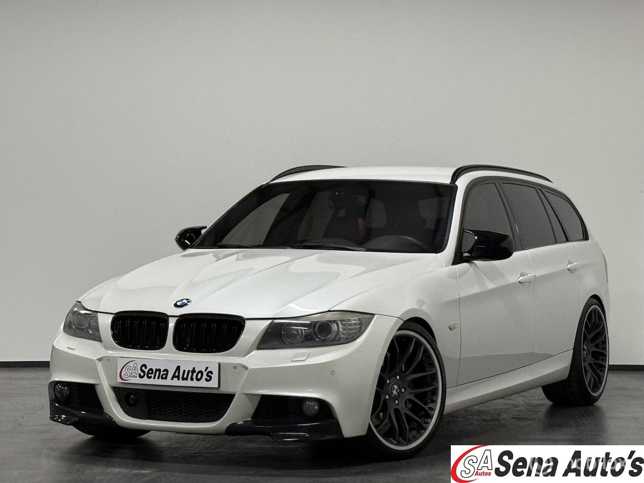 BMW 3-serie Touring - 335d High Executive M Sport/ Individual - AutoWereld.nl