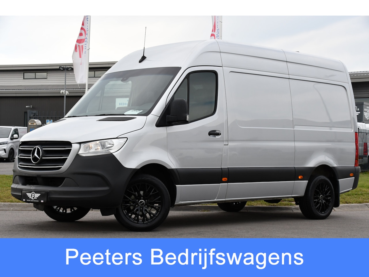 Mercedes-Benz Sprinter - 319 V6 3.0 CDI L2H2 Camera, Cruise, 10,5'' Mbux, Automaat, Carplay, Multimedia, Trekhaak, - AutoWereld.nl