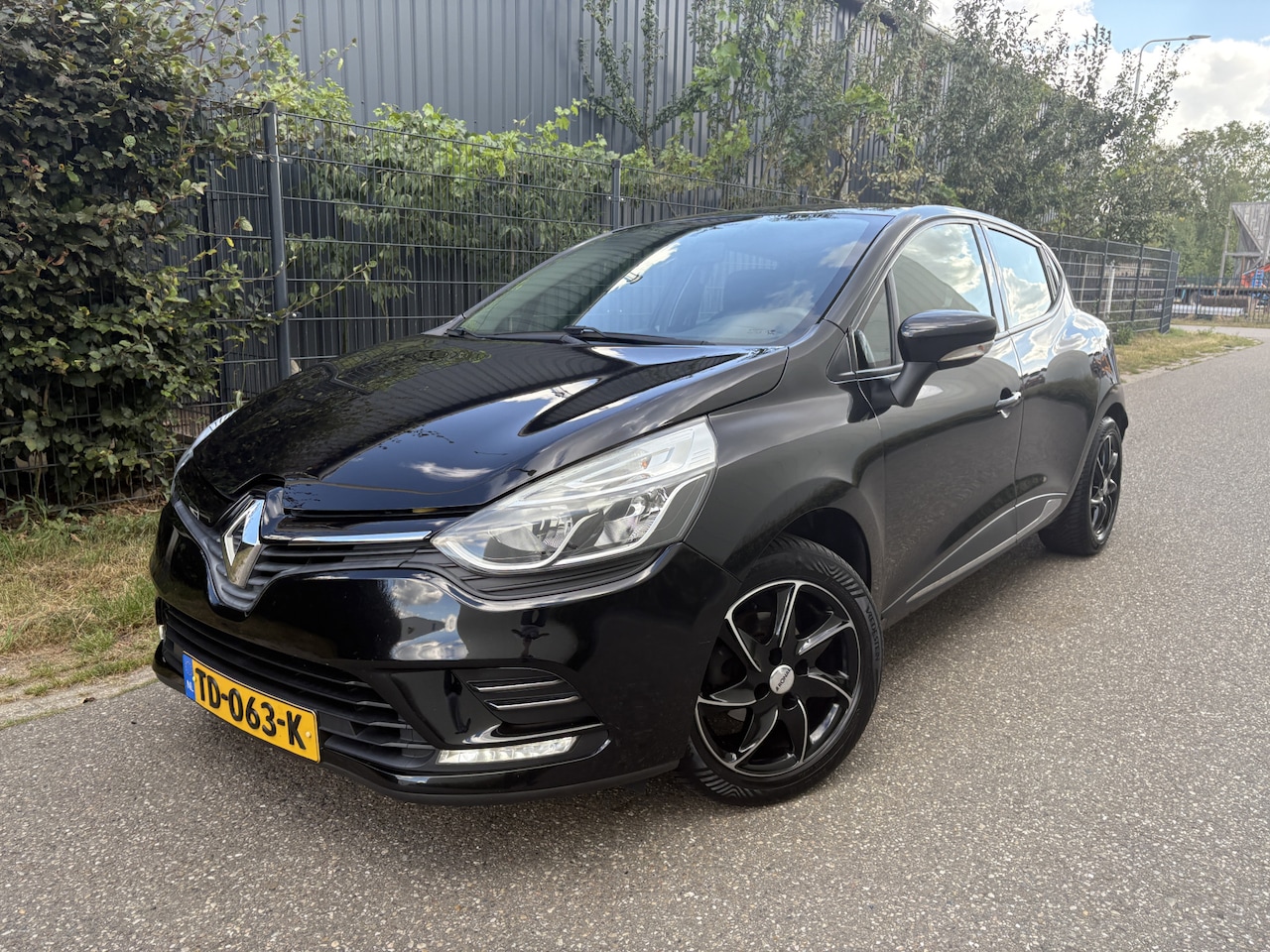 Renault Clio - 0.9 TCe Life / AIRCO / NAVI / 5-DEURS / 103dkm! - AutoWereld.nl
