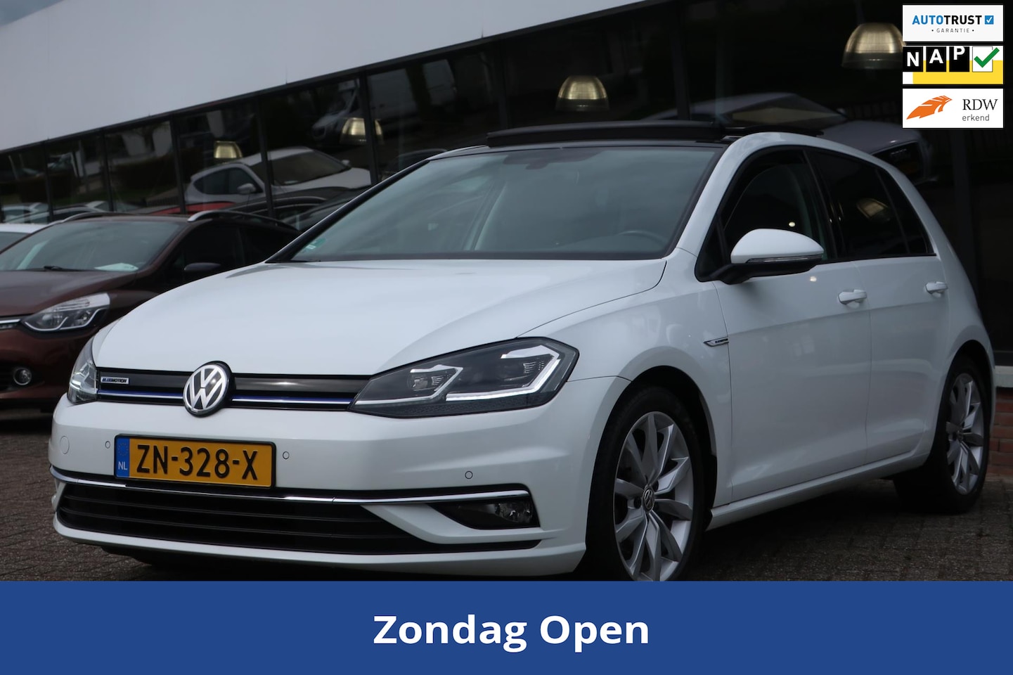 Volkswagen Golf - 1.5 TSI Highline 7.5 2e EIG_LED_PANO_GR-NAVI_PDC V+A_CAM. - AutoWereld.nl