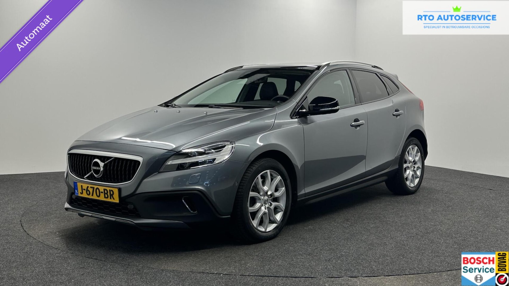 Volvo V40 Cross Country - 1.5 T3 Kinetic PANO CAMERA LEER NAVI. - AutoWereld.nl