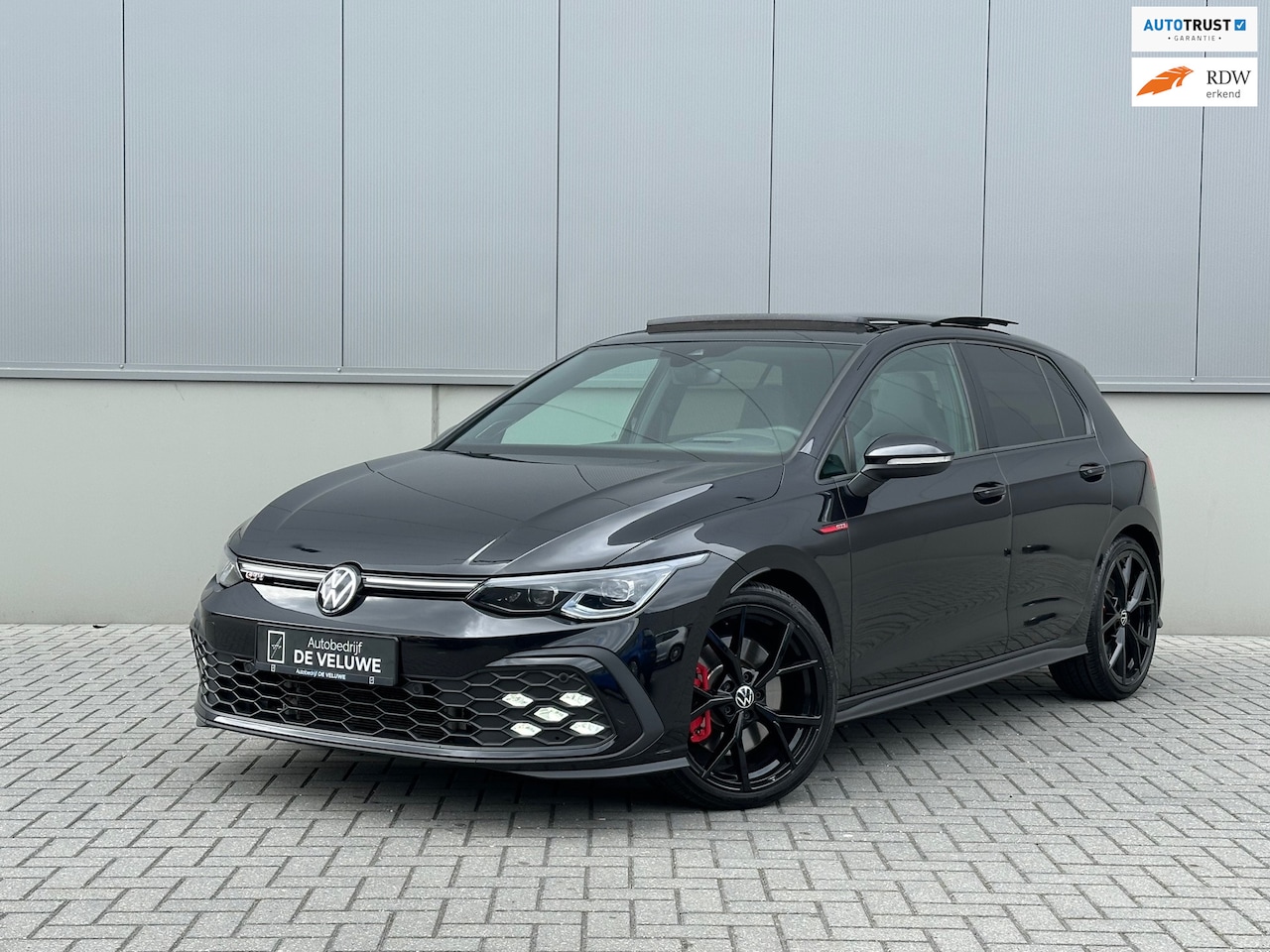 Volkswagen Golf - 2.0 TSI GTI HUD IQ-Light 19" Pano - AutoWereld.nl
