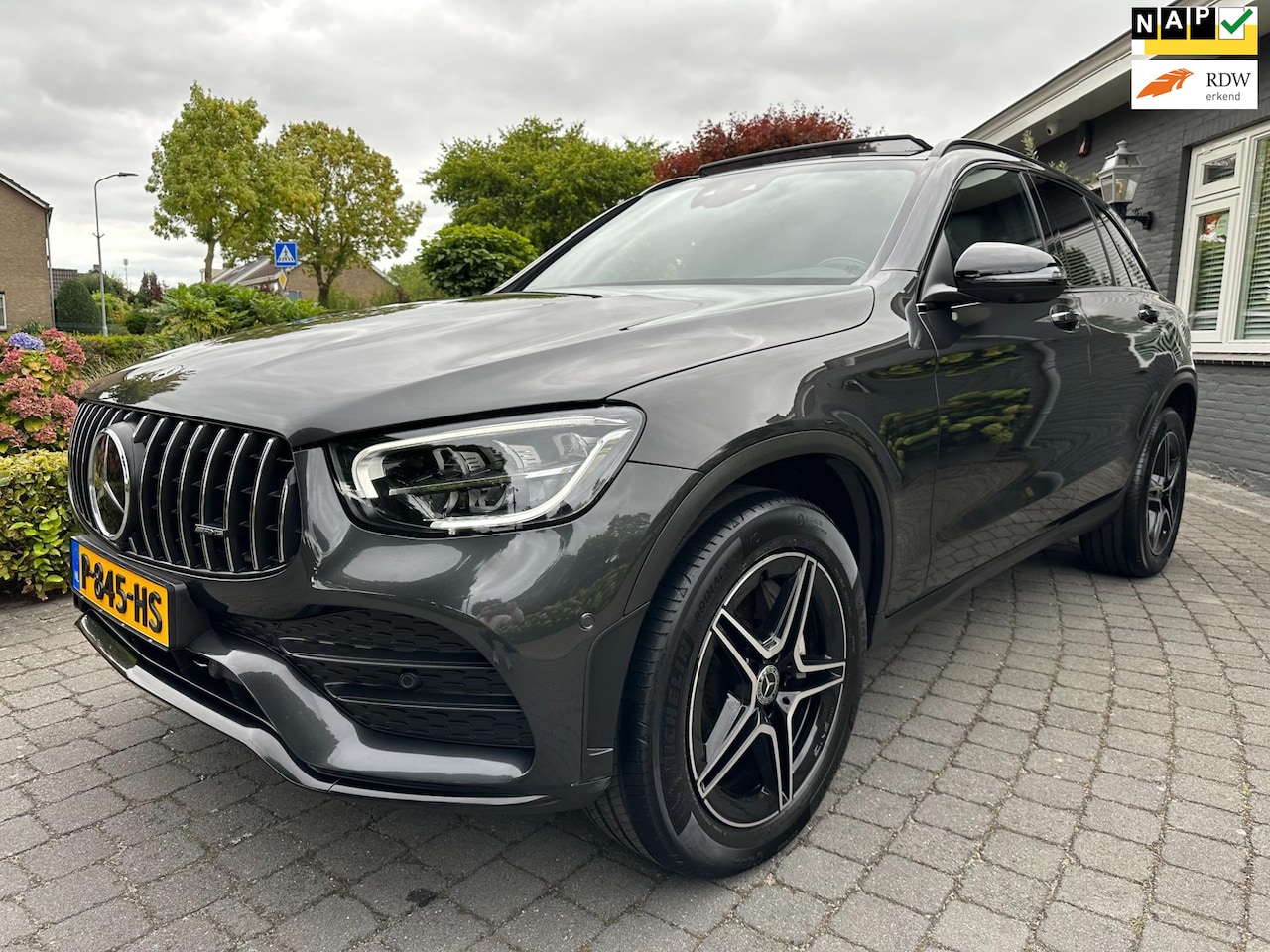 Mercedes-Benz GLC-klasse - 300e 4MATIC AMG, Pano, BTW! - AutoWereld.nl