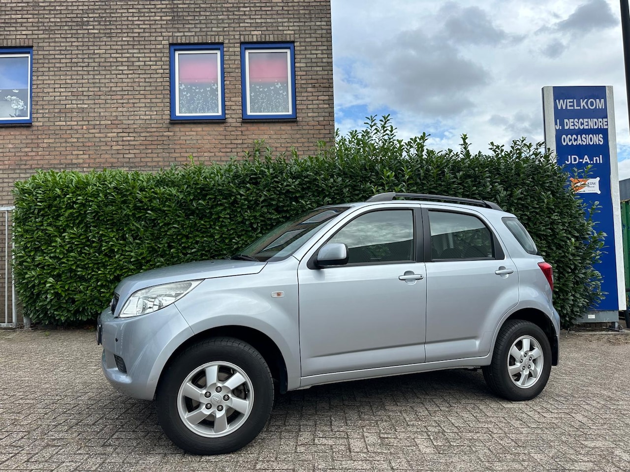 Daihatsu Terios - 1.5-16v 2WD Airco, Afn. Trekhaak, Lmv, Pdc!!!! VRIJDAG 05-09 ZIJN WIJ GEOPEND VAN 9:00 / 1 - AutoWereld.nl