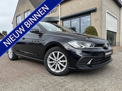 Volkswagen Polo - 1.0 TSI Life Business Automaat Navigatie / Camera / Stoelverwarming