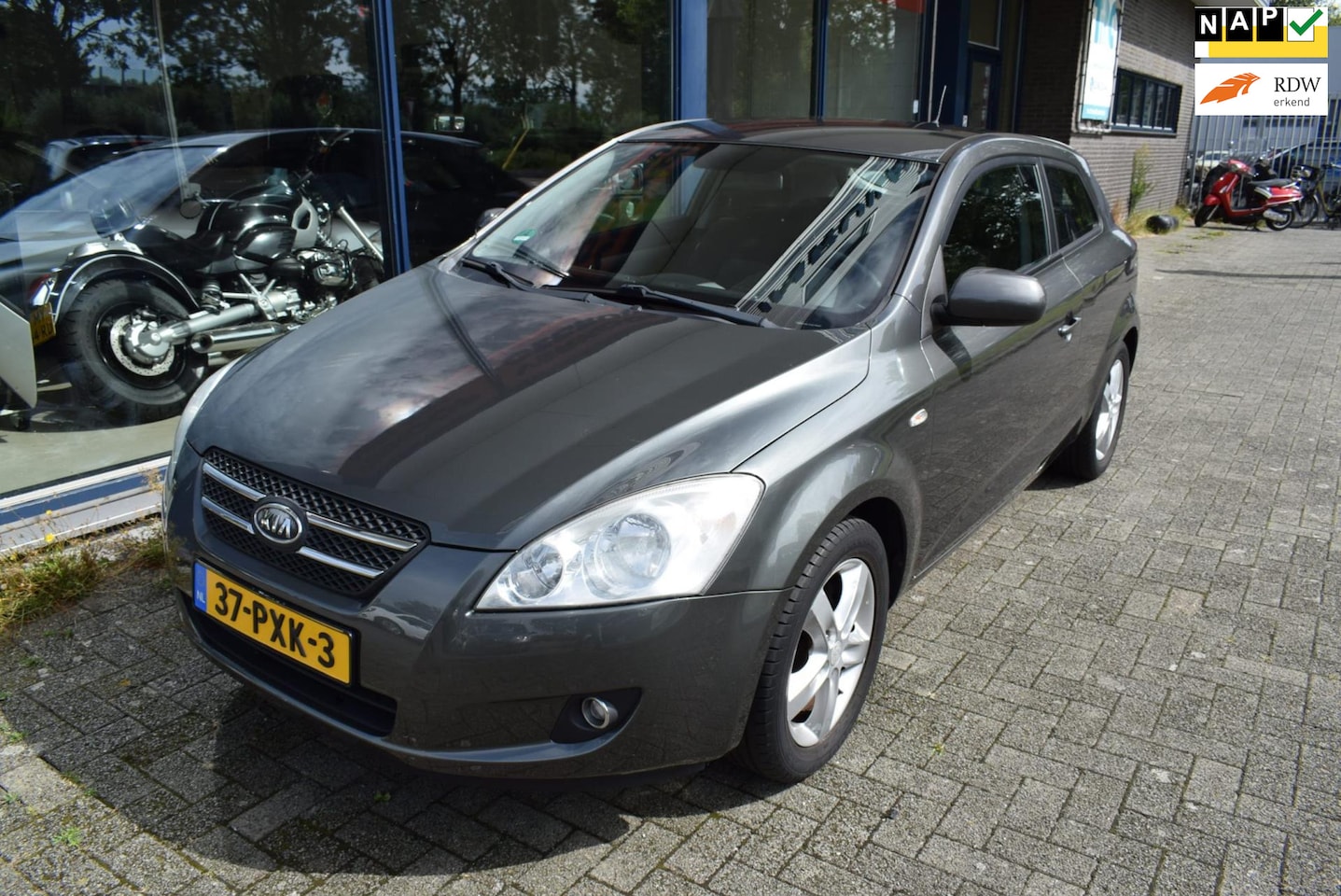 Kia Pro cee'd - 1.4 CVVT X-ecutive climate/cruise - AutoWereld.nl